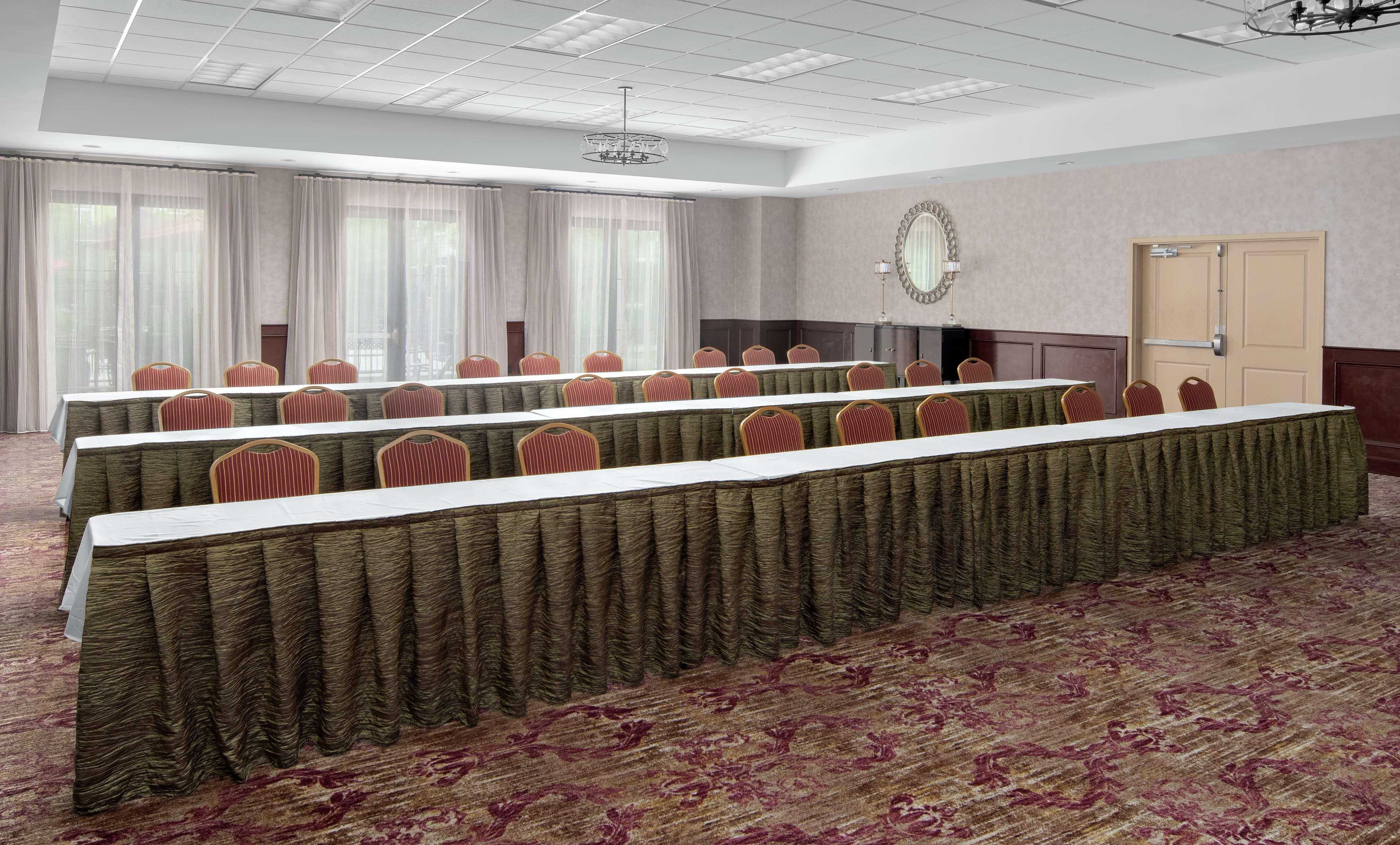 Homewood Suites Lafayette-Airport Exterior photo